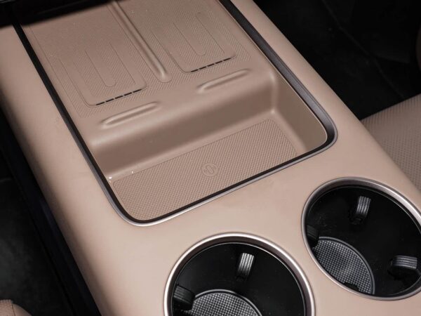 Used Li Auto MEGA 2025 Ultra Smart Refresh Edition
