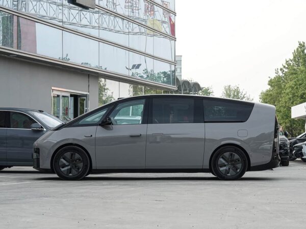 Used Li Auto MEGA 2025 Ultra Smart Refresh Edition