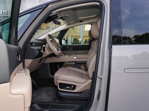 Used Li Auto MEGA 2025 Ultra Smart Refresh Edition